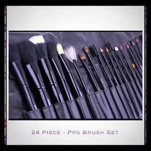 24 Piece - Pro Brush Make-up Set - Brand New
